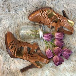 Lauren Ralph Lauren cognac heels size 8